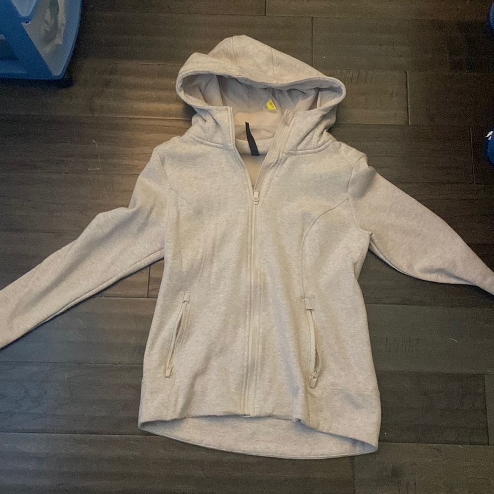 sweater, size M, never worn, soft, cream color